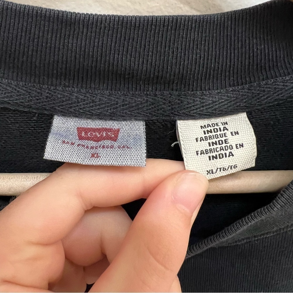BUNDLE of Levi’s black sweatshirt AND sweatpants - Picture 16 of 17